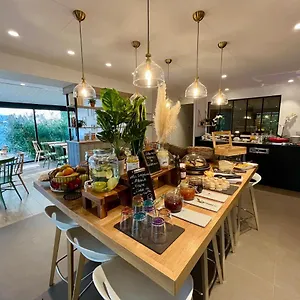 *** Hotel Campanile Orange Centre Sortie 21 Sur A7 A9 France