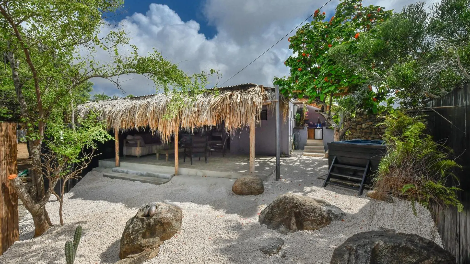Mammaloe Bed & Breakfast Oranjestad