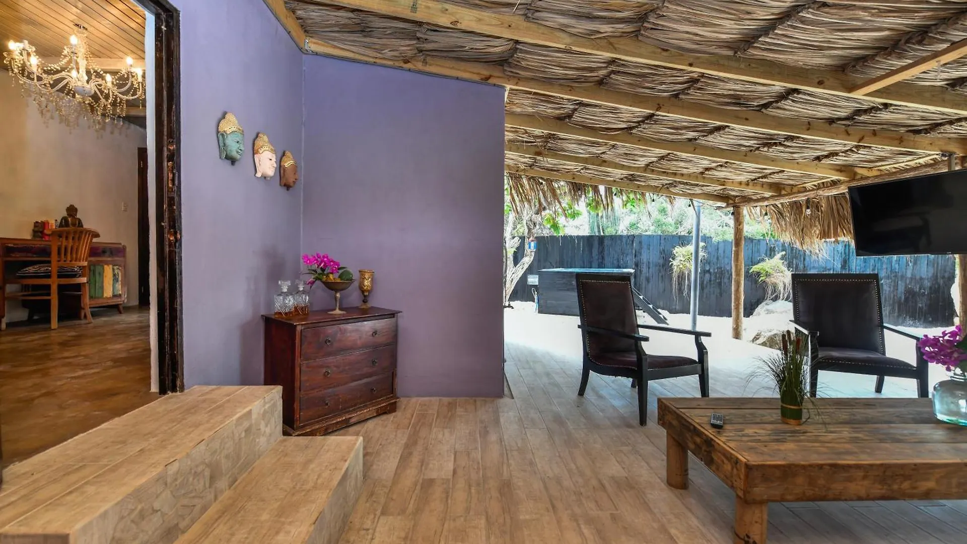 Mammaloe Bed & Breakfast Oranjestad 2*,