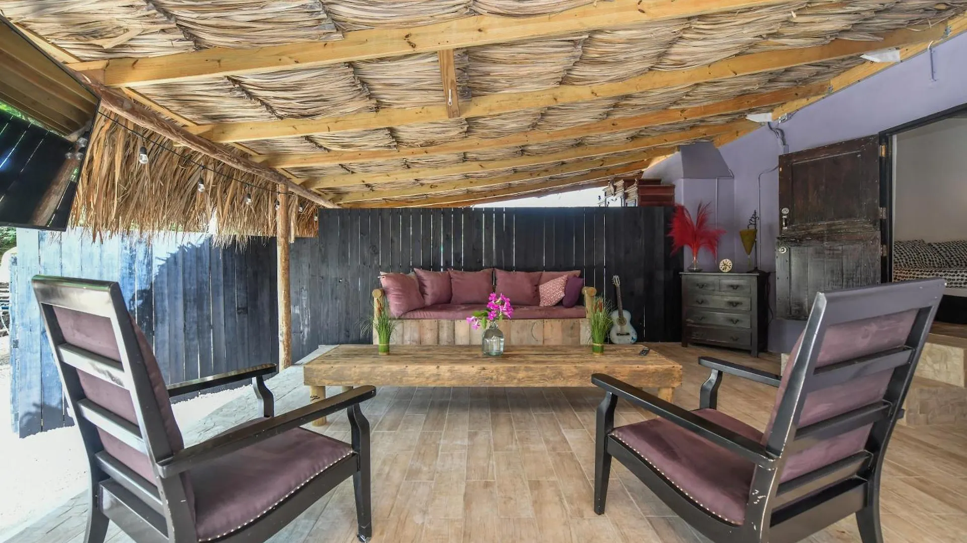 Mammaloe Bed & Breakfast Oranjestad