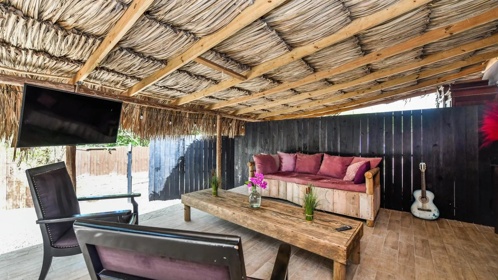 Mammaloe Bed & Breakfast Oranjestad